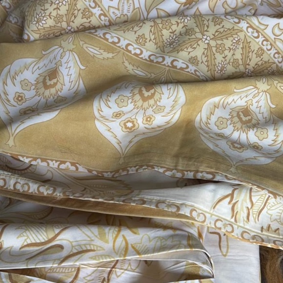 PB Pottery Barn isabella medallion French style print yellow / gold cotton king - Picture 2 of 4